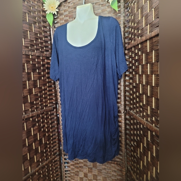 New Maurices Navy blue shirt with short sleeves and has an adjuster at the sides - Picture 4 of 10